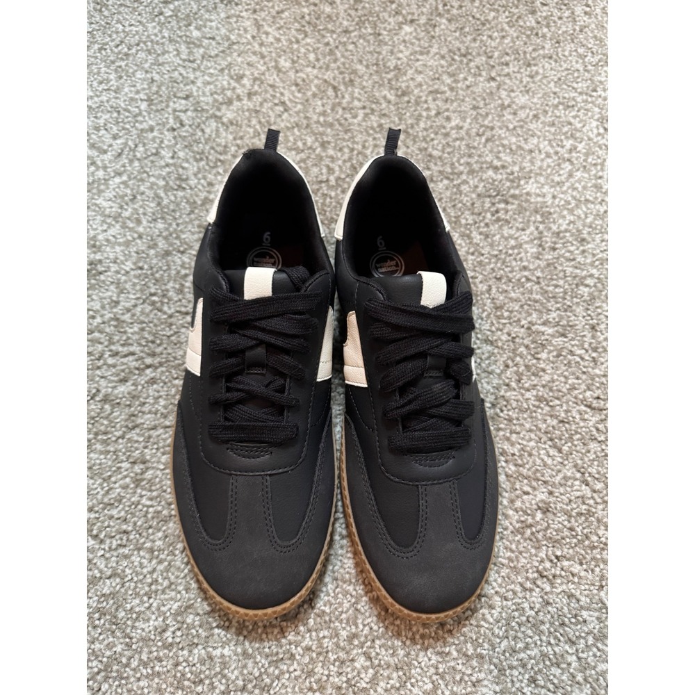 Wonder Nation Black White Retro Gum Sole Sneakers Womens 6